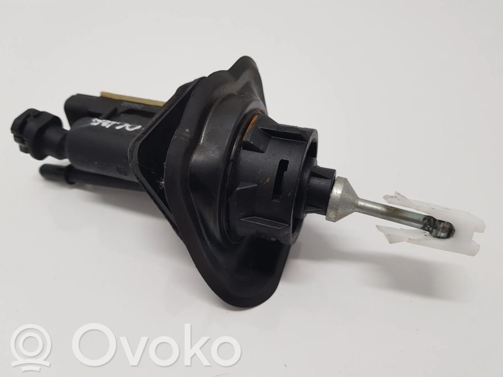 Kytkimen pääsylinteri   3M517A542AG,3M517A542
