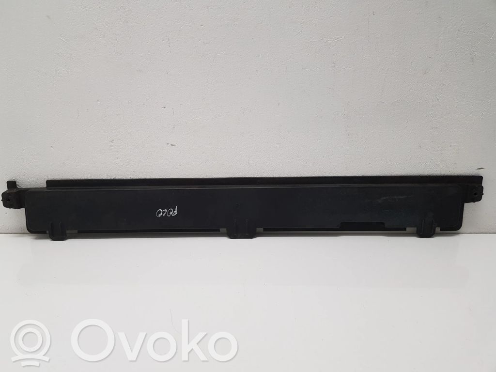 Volkswagen Polo V 6R Osłona chłodnicy 