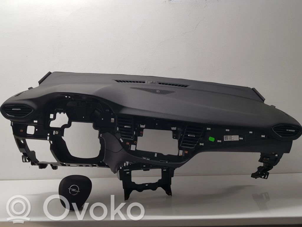 Opel Crossland X Панель 