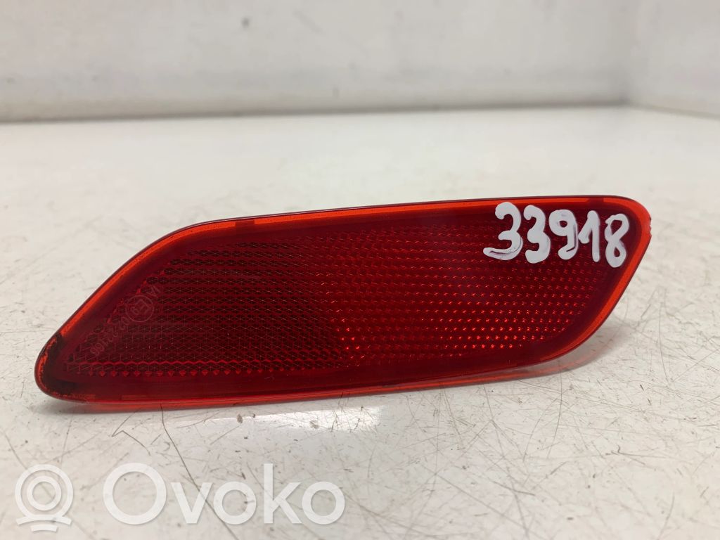 Opel Corsa F Aizmugurē atstarotājs 