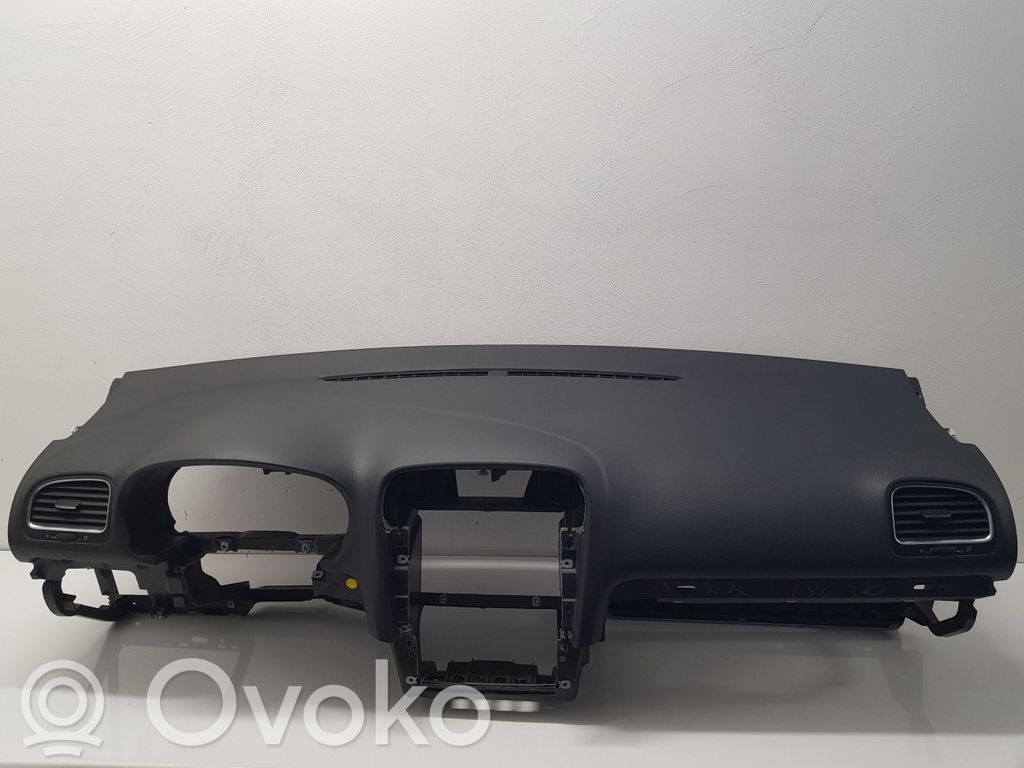 Volkswagen Golf VI Panel de instrumentos 