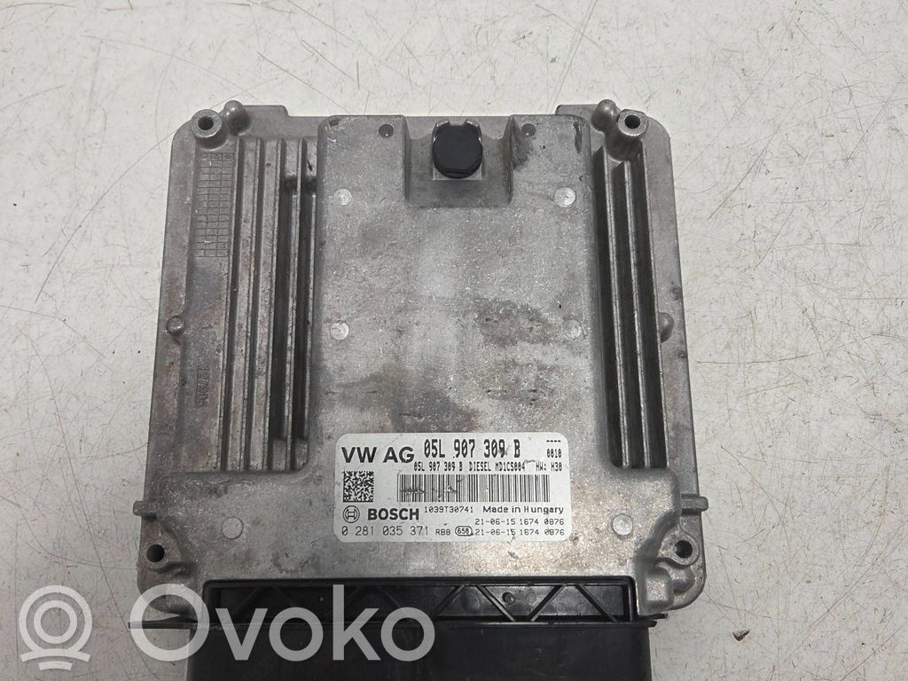 Volkswagen PASSAT B8 Engine control unit/module 