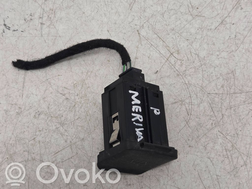 Opel Meriva B Conector priză AUX 