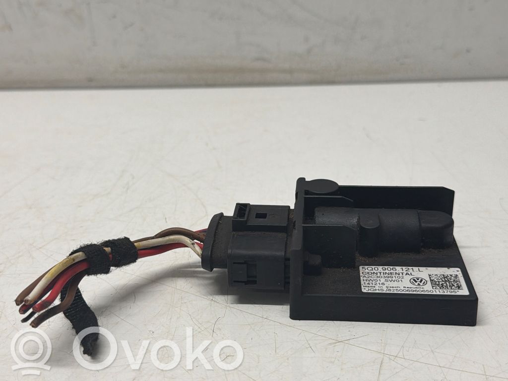 Volkswagen Golf VII Sterownik / Moduł pompy wtryskowej 
