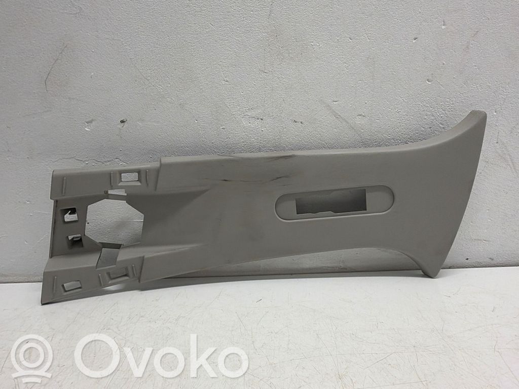 Renault Clio IV B-pilarin verhoilu (yläosa) 