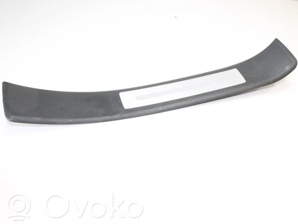 Audi A4 S4 B7 8E 8H Rivestimento del sottoporta delle minigonne laterali 