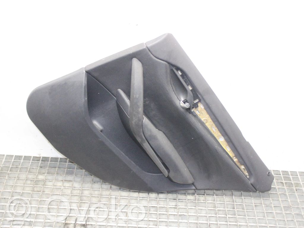 BMW X1 E84 Takaoven verhoilu 