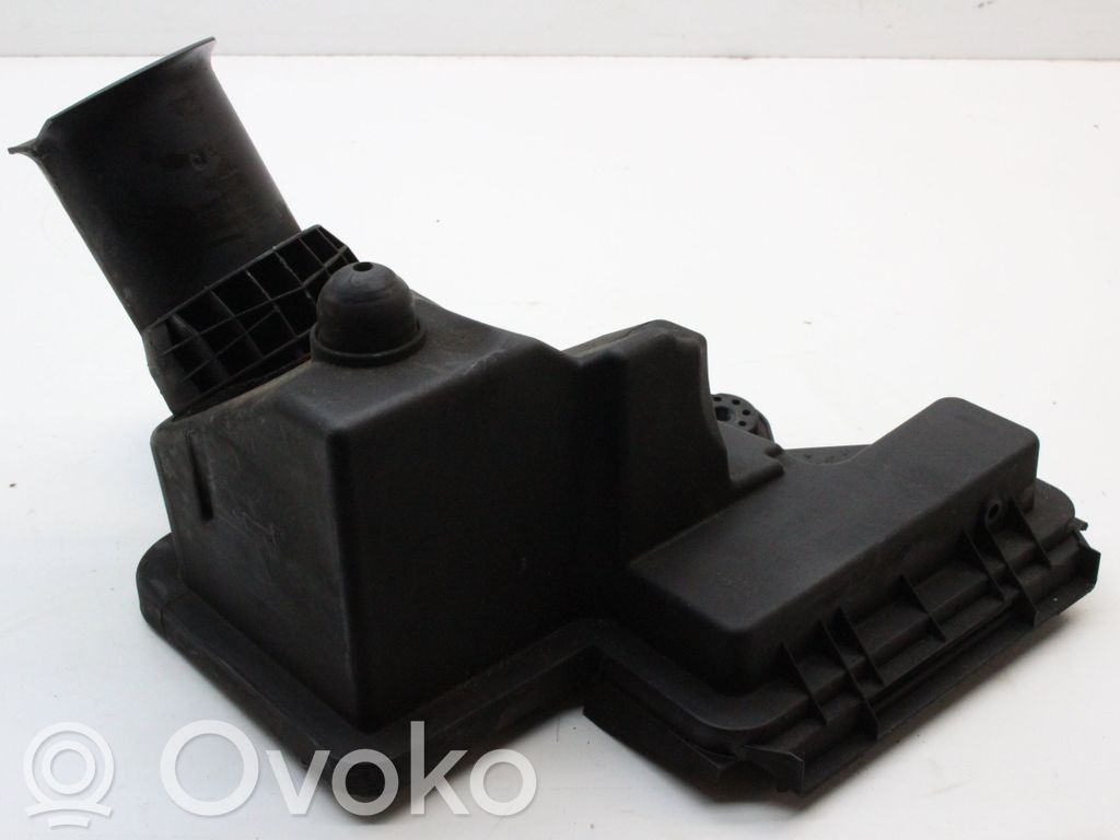 BMW 7 E65 E66 Air filter box 