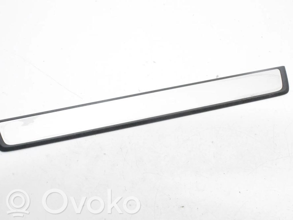 Volvo XC40 Garniture de jupe latérale arrière