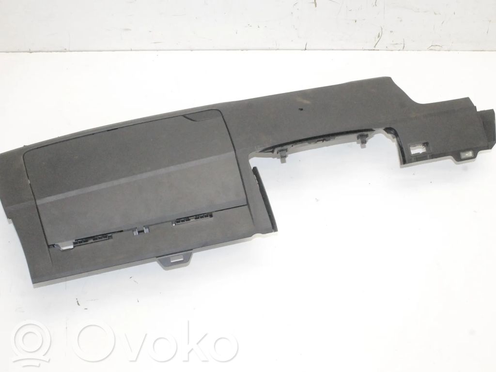 Glove box   10C858415