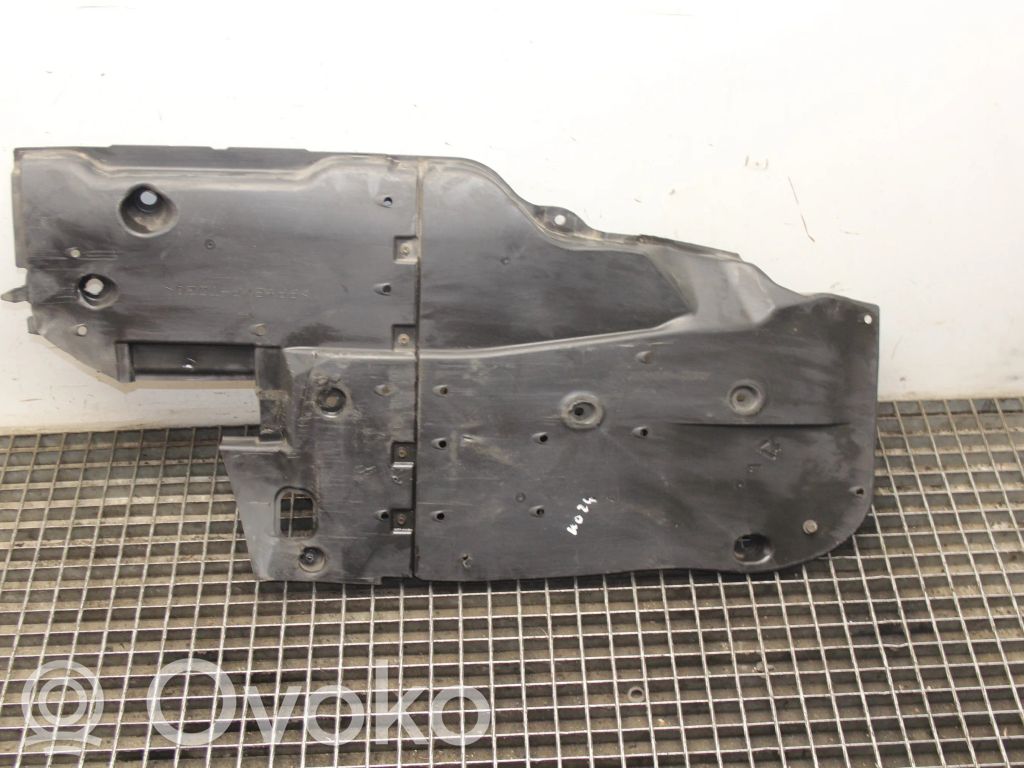 Lexus IS III XE30 Protezione inferiore