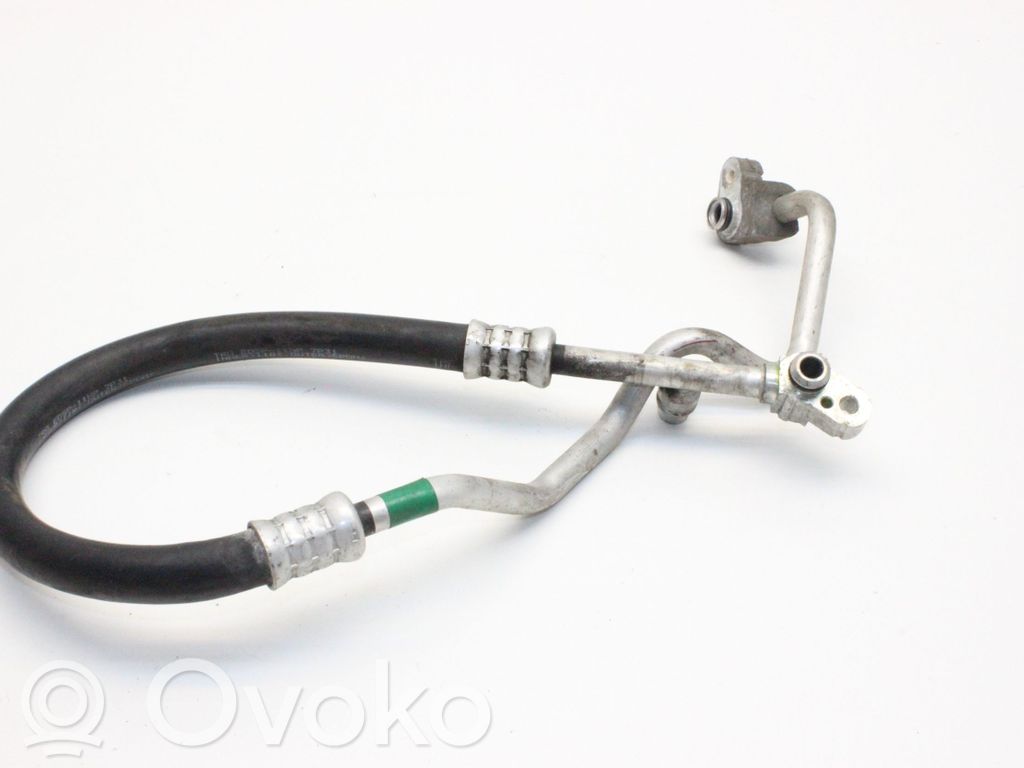 Ilmastointilaitteen putki (A/C)