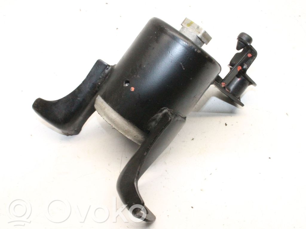 Engine mount bracket   GN116F012DA