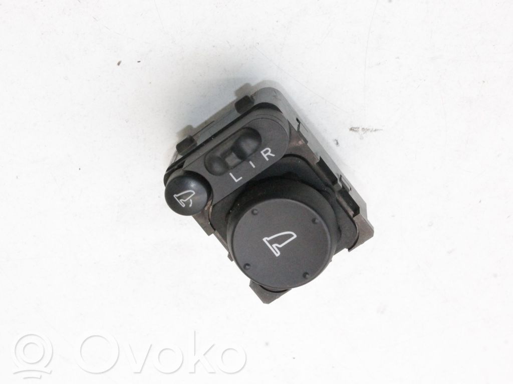 Interruptor del espejo lateral   M33212