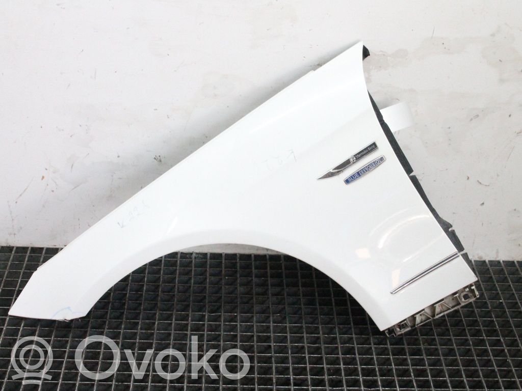 Mercedes-Benz E A207 Parafango 