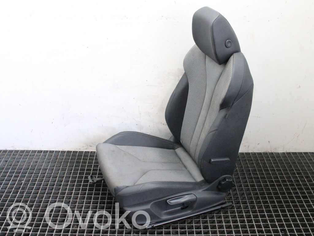 Skoda Enyaq iV Sedile anteriore del conducente
