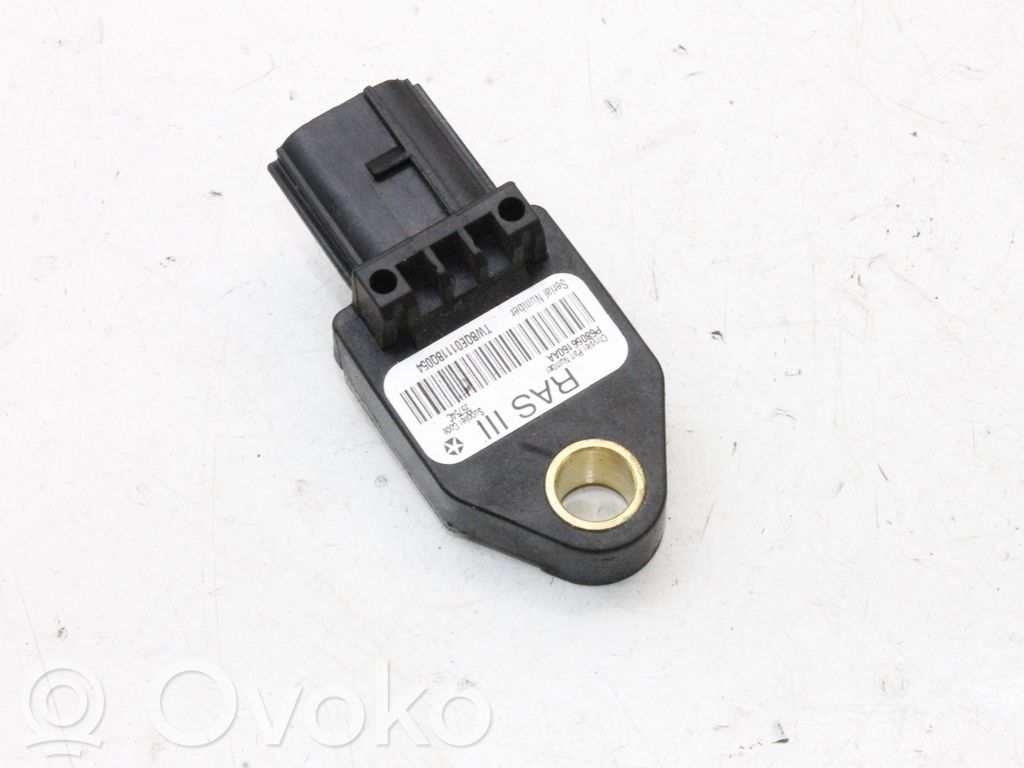 Sensor impacto/accidente para activar Airbag   P68056160AA