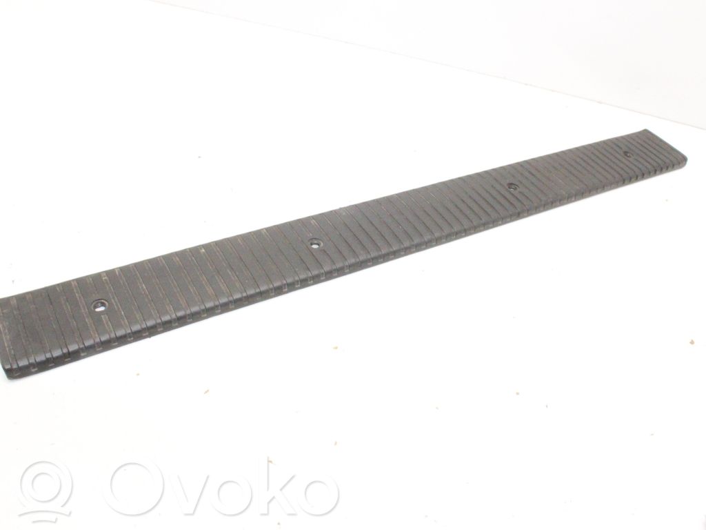 Jeep Cherokee XJ Priekinio kėbulo slenksčio apdaila 