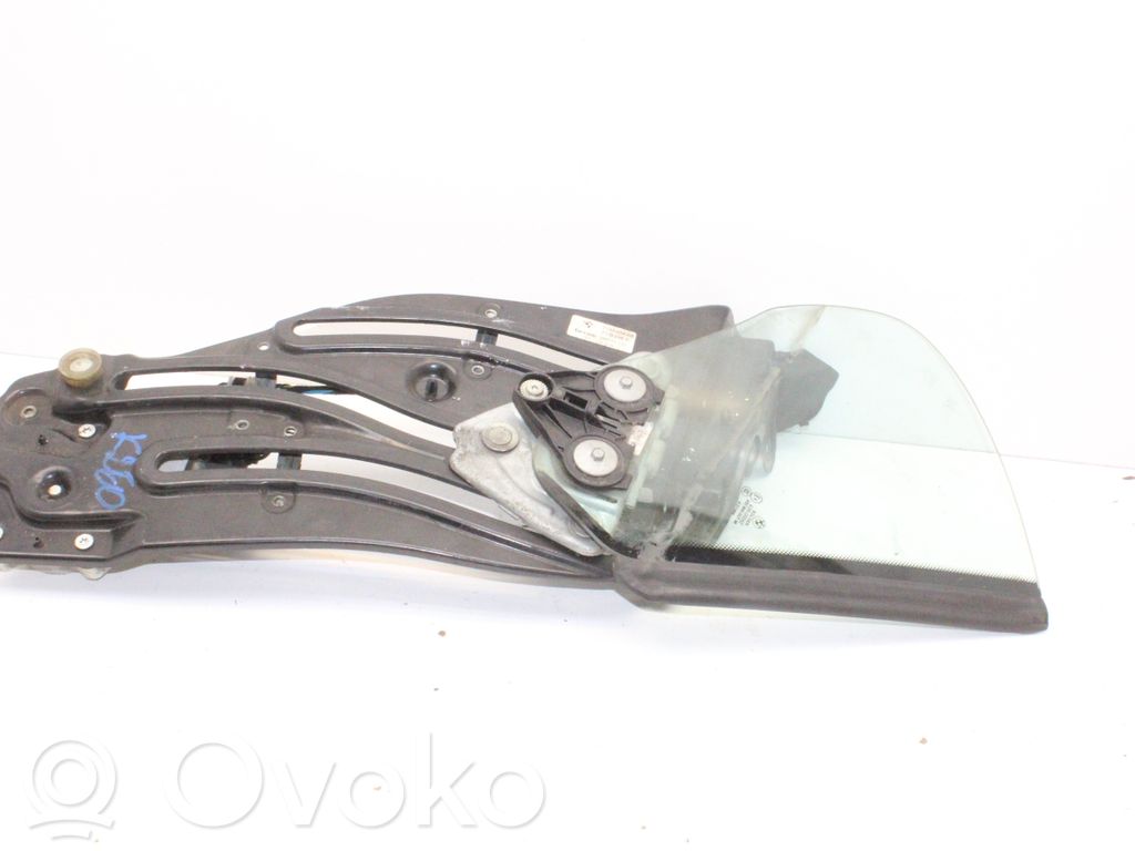 Rear side window   7192304