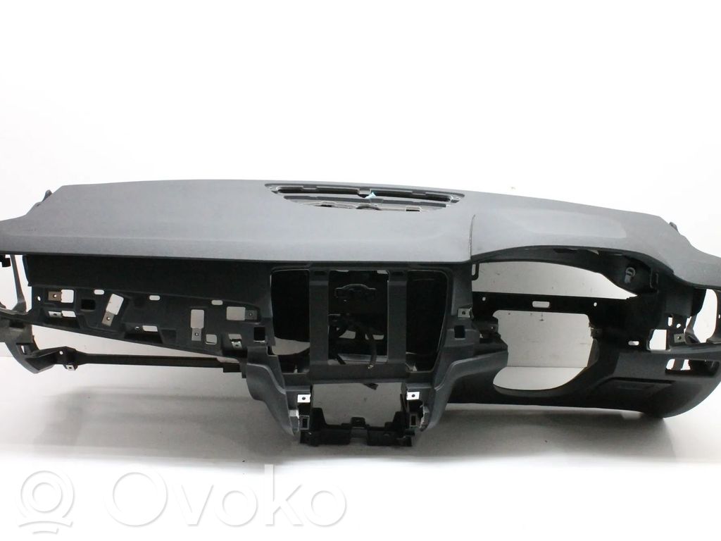 Volvo S90, V90 Panelis 