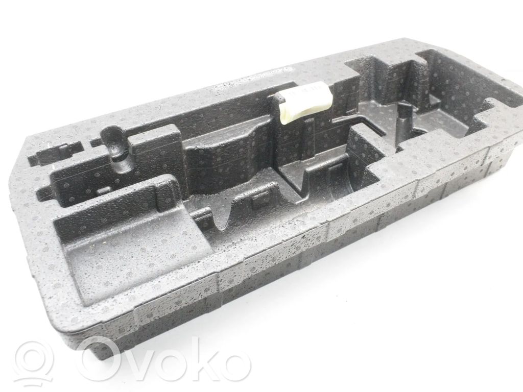 Audi e-tron Other trunk/boot trim element 
