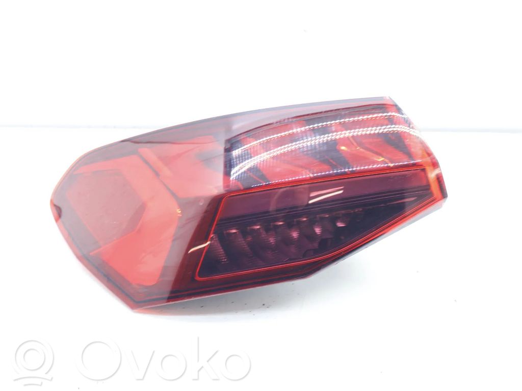 Luz trasera/de freno   8Y0945207
