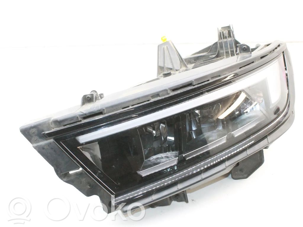 Opel Astra L Lampa przednia 