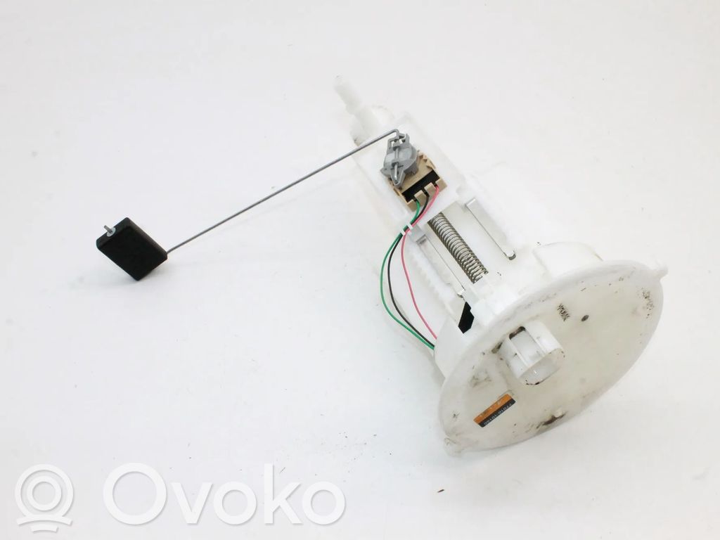 Toyota Yaris XP210 Bomba interna de combustible