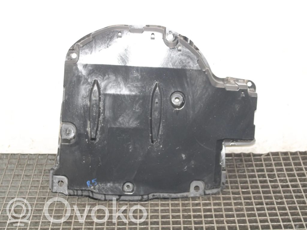 Toyota Yaris XP210 Placa protectora del centro/medio 