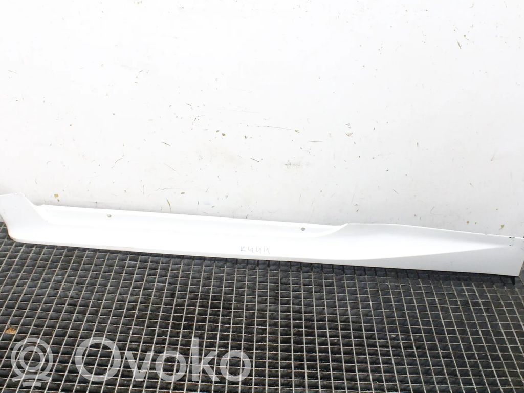 Toyota Yaris XP210 Listón 