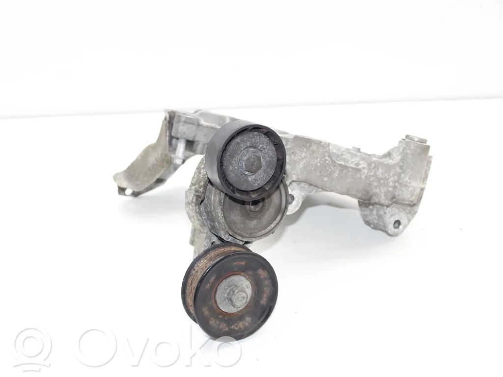 Jaguar XE Mocowanie alternatora 