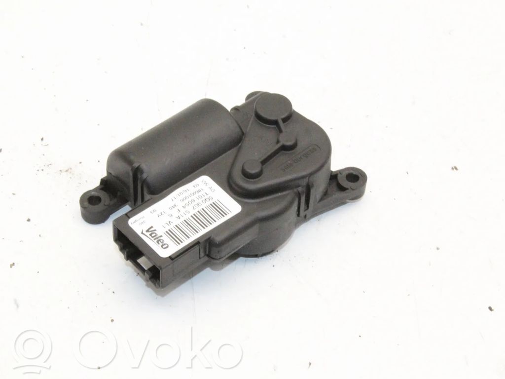 Volkswagen PASSAT B8 Moteur / actionneur de volet de climatisation 