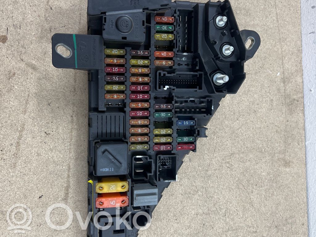 BMW 5 E60 E61 Fuse module 