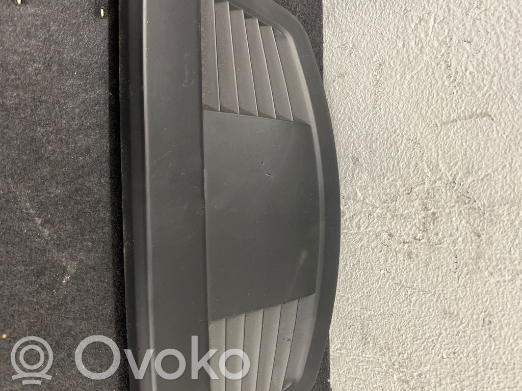 BMW 3 E90 E91 Centrinės oro grotelės 