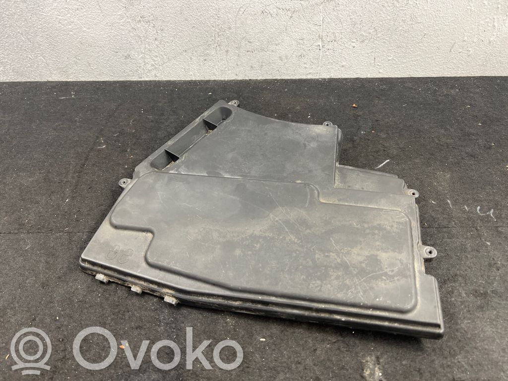 Dangtelis saugiklių dėžės   7520899,58650910