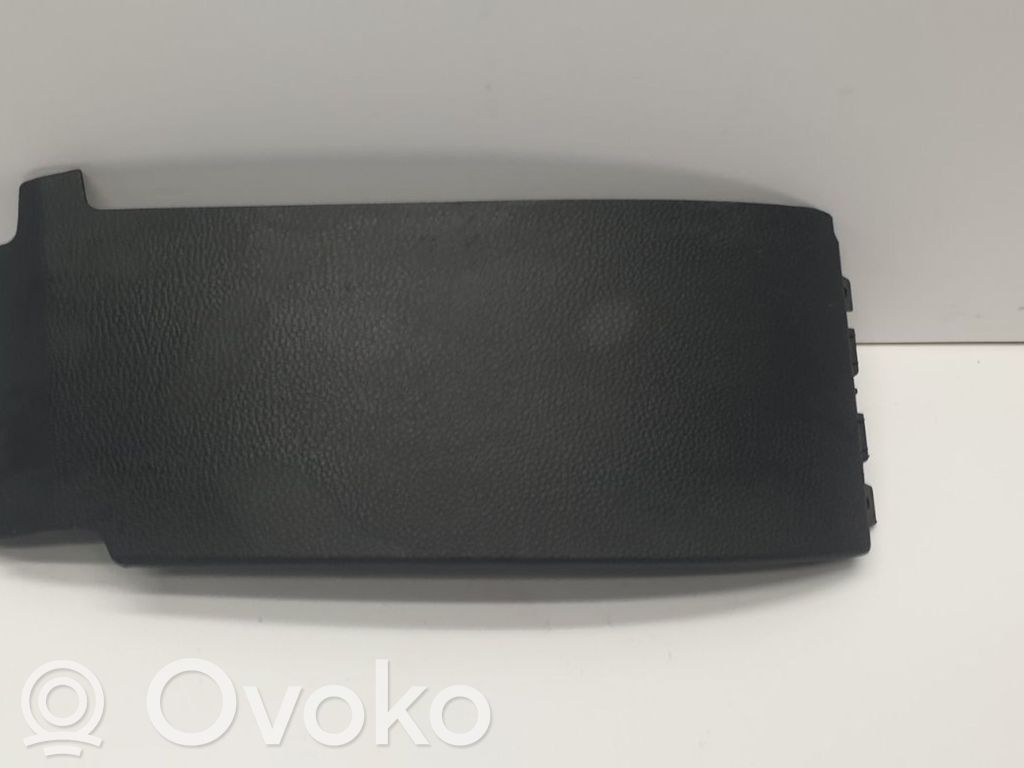 Panelės apdailos skydas (apatinis)   51166962627,11242010