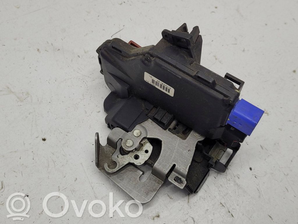 Audi A8 S8 D3 4E Etuoven lukko 