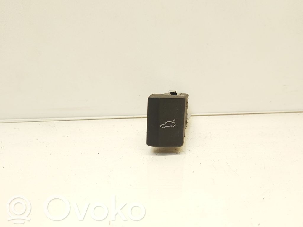 Skoda Superb B6 (3T) Tailgate/boot open switch button 