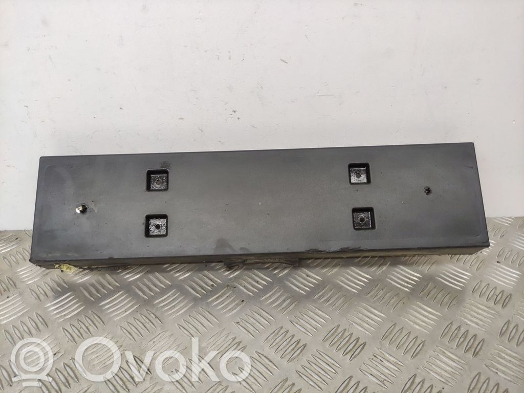 Ramka tylnej tablicy rejestracyjnej   51990954