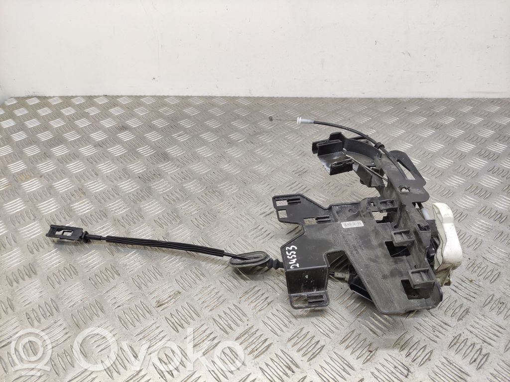 Ford Fiesta Priekšpusē slēdzene 