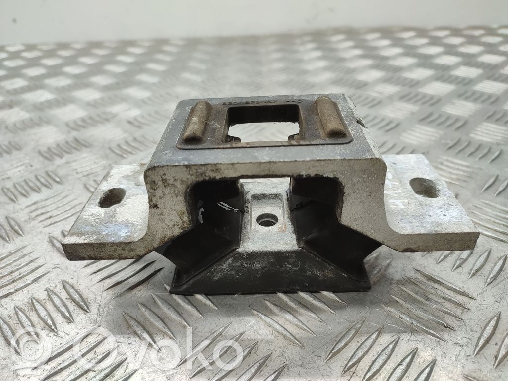 Renault Master III Engine mount bracket 