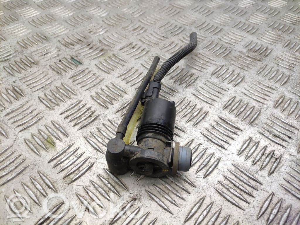Nissan X-Trail T32 Headlight washer pump 