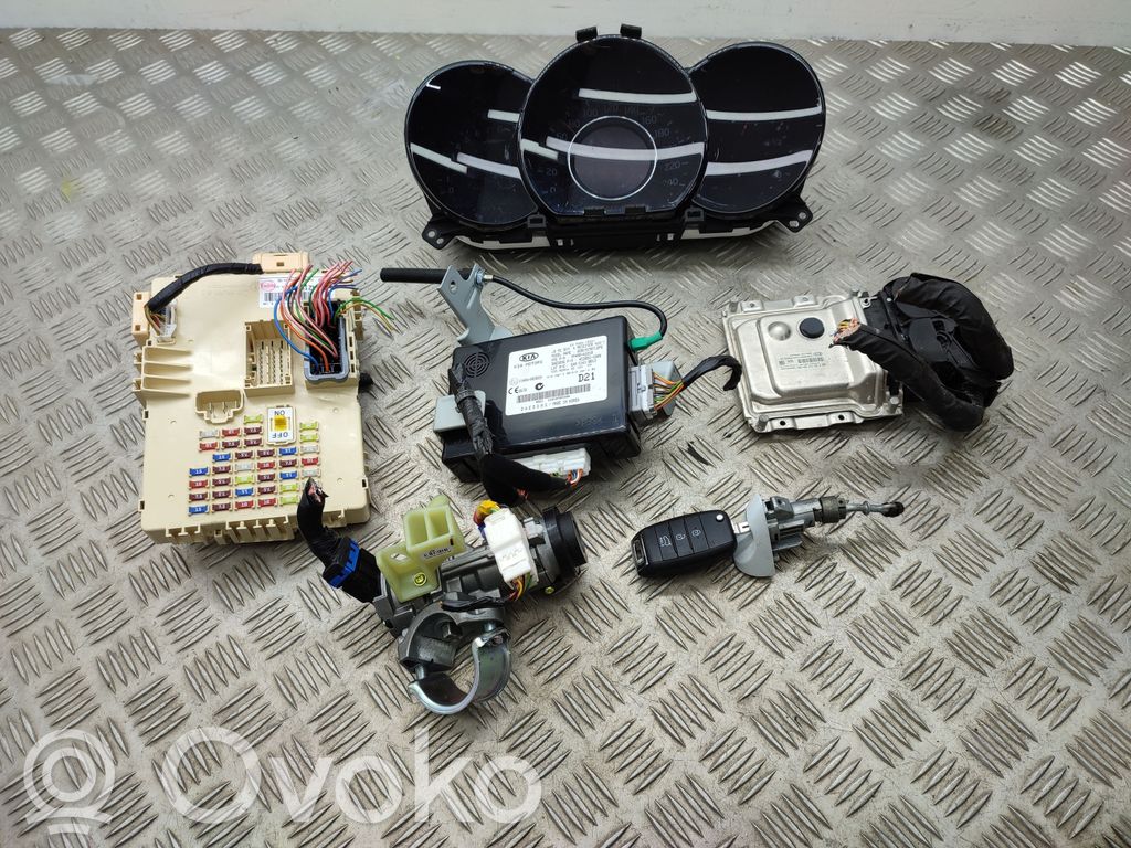 KIA Ceed Engine ECU kit and lock set 