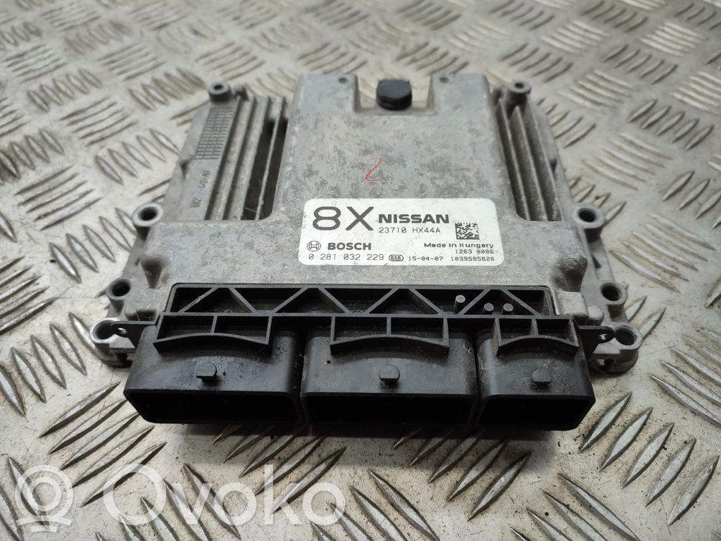 Nissan X-Trail T32 Engine control unit/module 