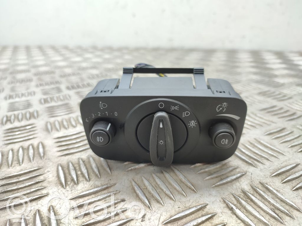 Light switch   C1BT13A024