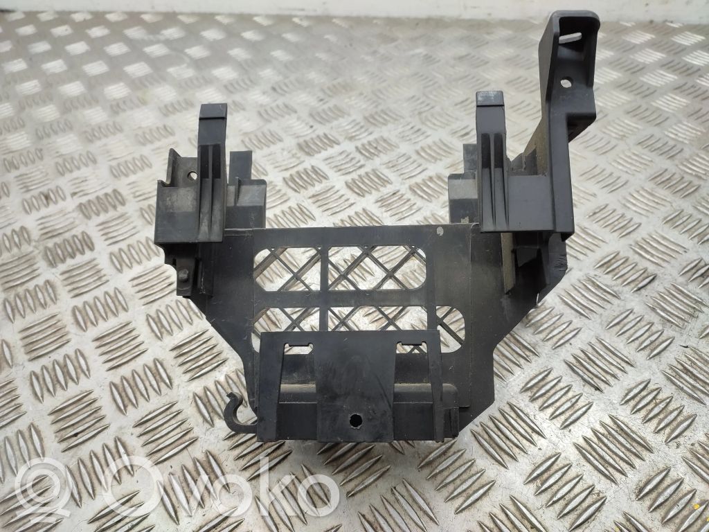 Mini One - Cooper Clubman R55 Engine control unit holder 