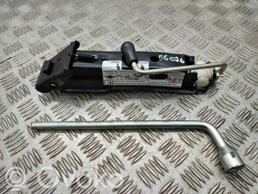 Mini One - Cooper Clubman R55 Lift Jack 