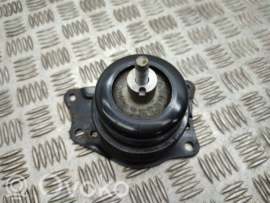 Engine mount bracket   6R0199167AB