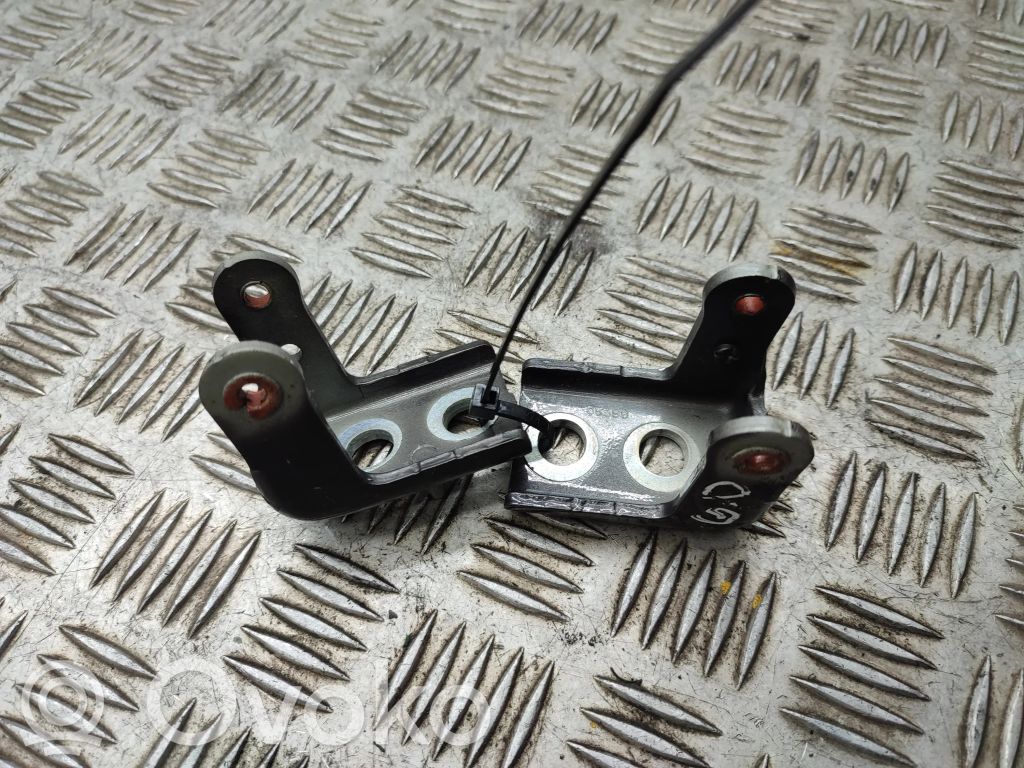 Rear door upper hinge