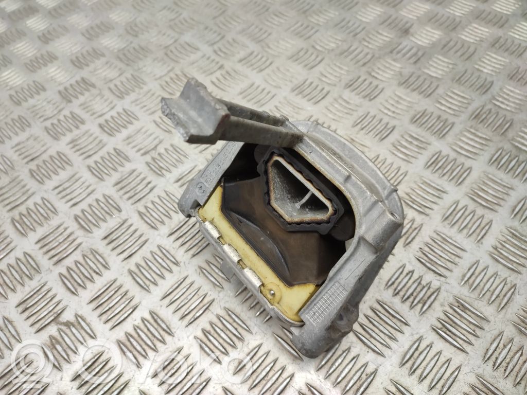 Volkswagen Golf VII Engine mount bracket 